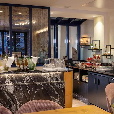 Hotel Des Arts Montmartre Paris