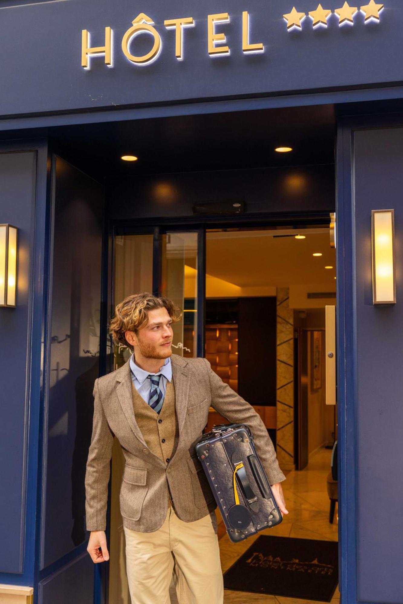 Des Arts Montmartre Paris