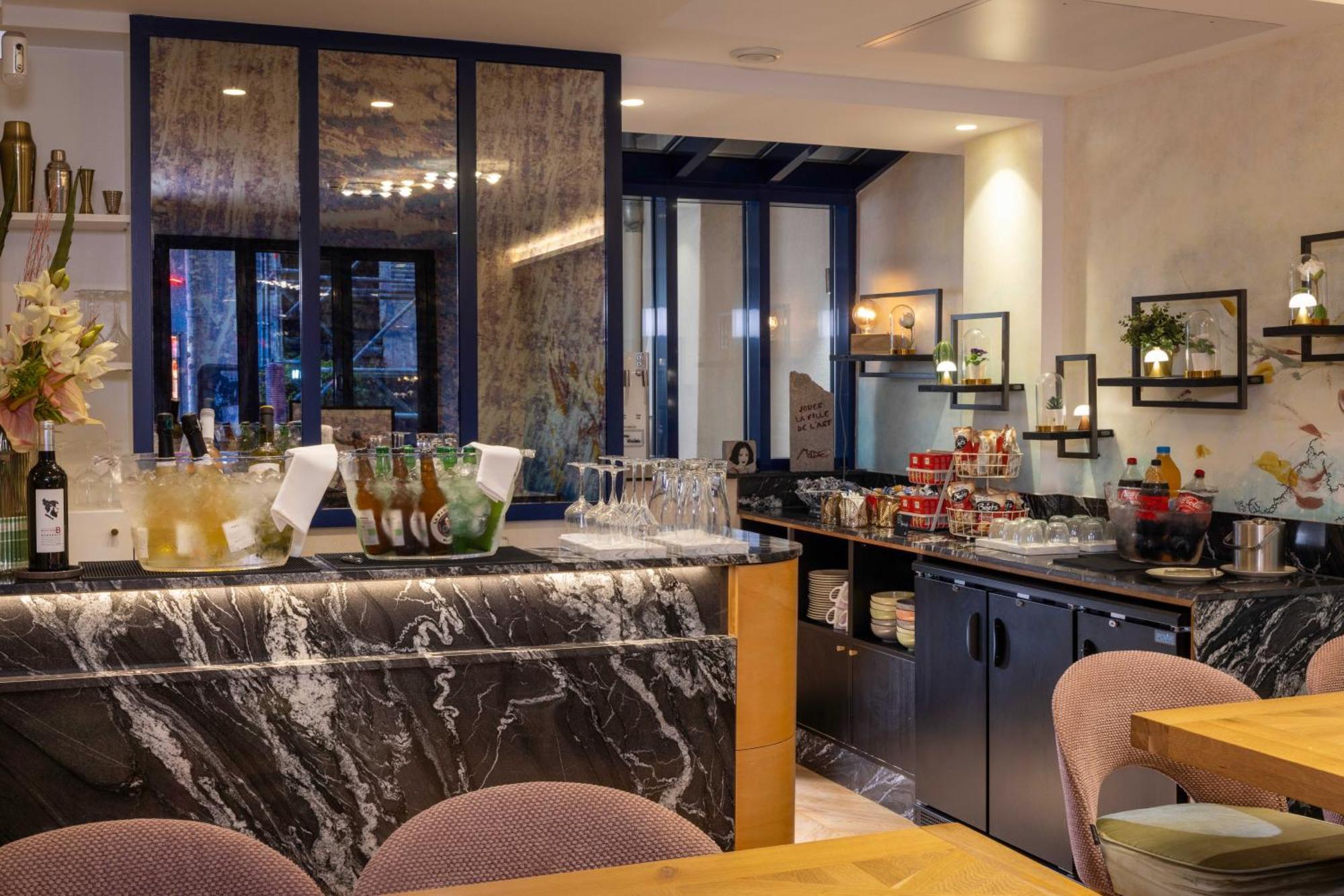 Hotel Des Arts Montmartre Paris